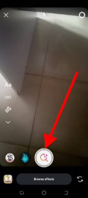 How to change the background of an Instagram Story